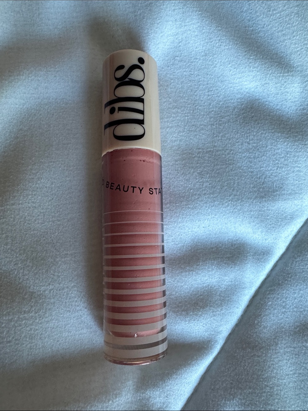 DIBS a effortless pink lip gloss